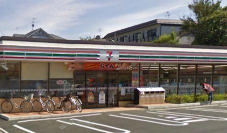 コンビニ　セブンイレブン（コンビニ）まで800m