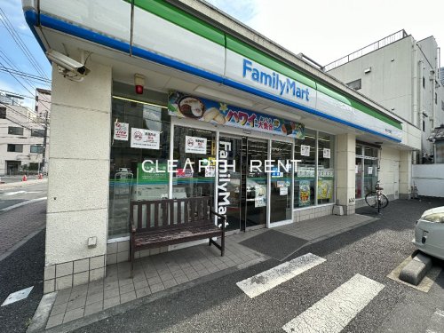 コンビニ　ファミリーマート 新丸子駅東店（コンビニ）まで72m