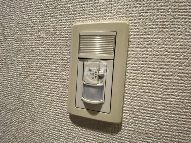 その他　アーバンフラッツ上町　人感センサーライト