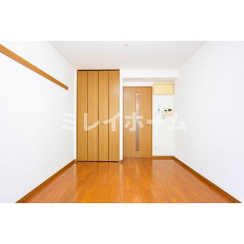 居室・リビング　同建物内、別のお部屋の参考写真になります。
