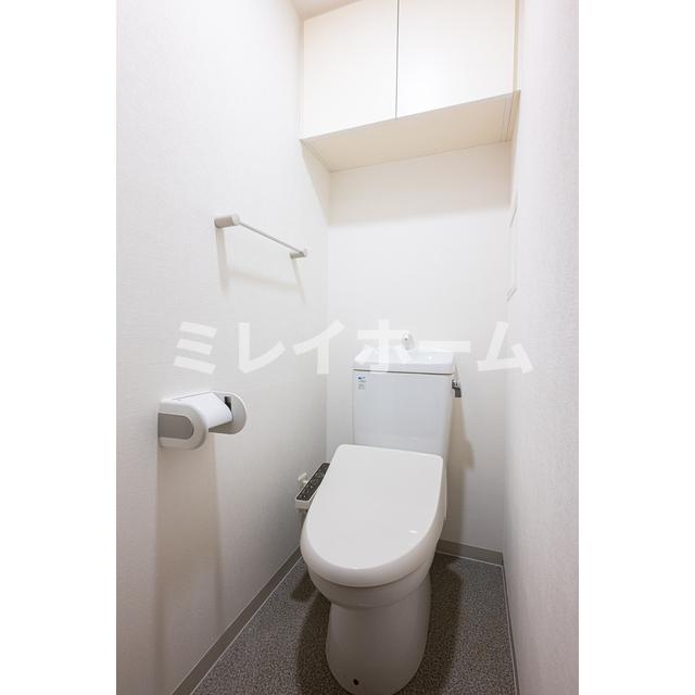 トイレ　同建物内、別のお部屋の参考写真になります。