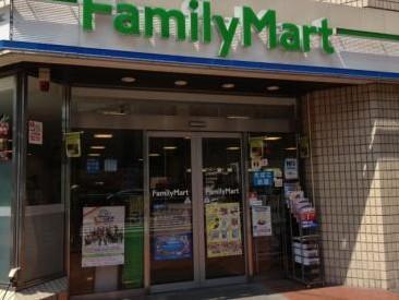 コンビニ　ファミリーマート赤坂パークビル店（コンビニ）まで276m