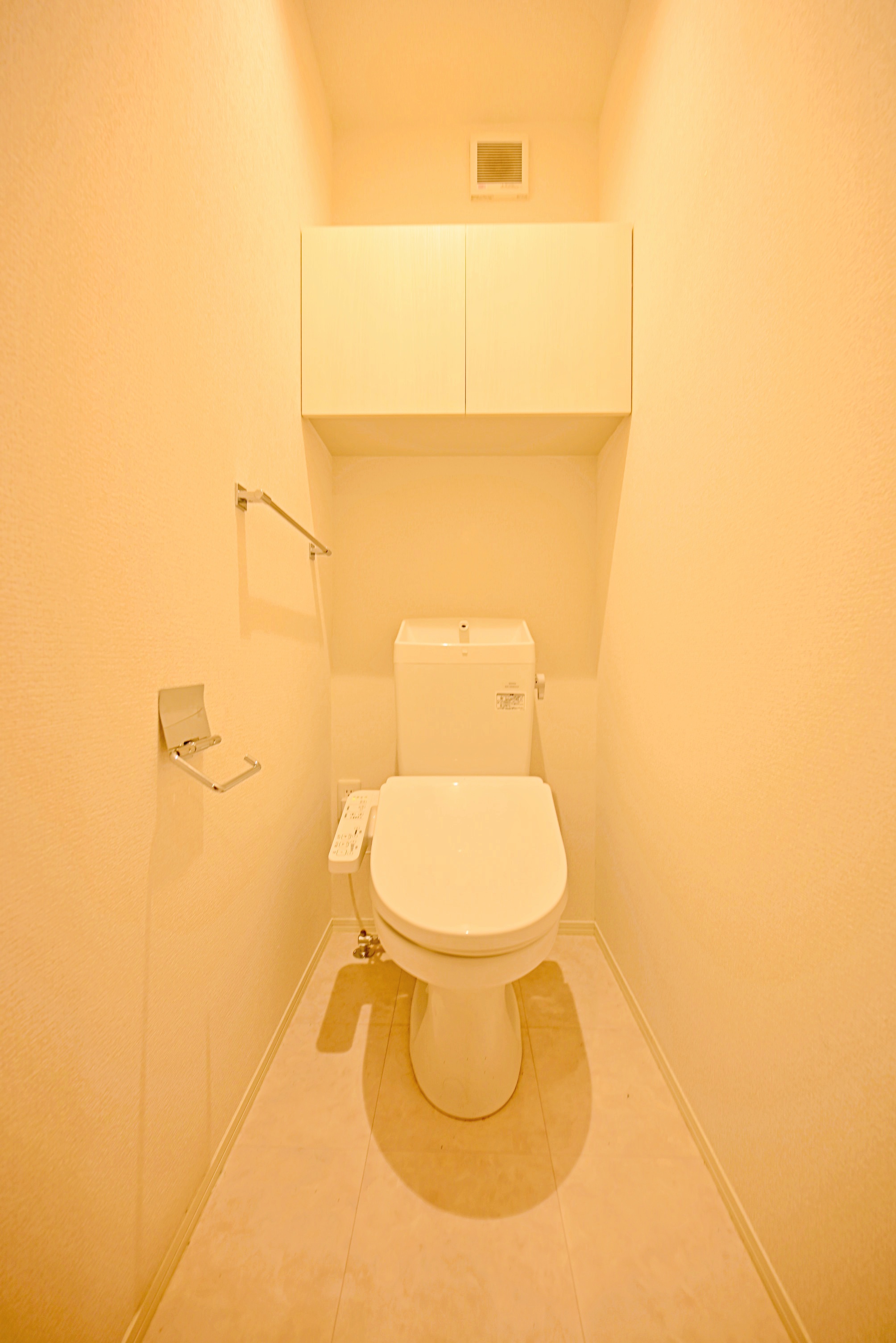 ＪＲ呉線 坂駅 徒歩15分 3階建 築3年のトイレ写真