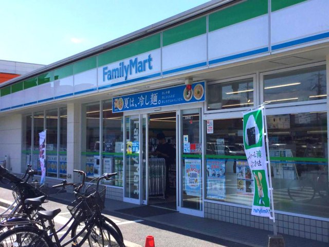 コンビニ　ファミリーマート　松江西川津店（コンビニ）まで408m