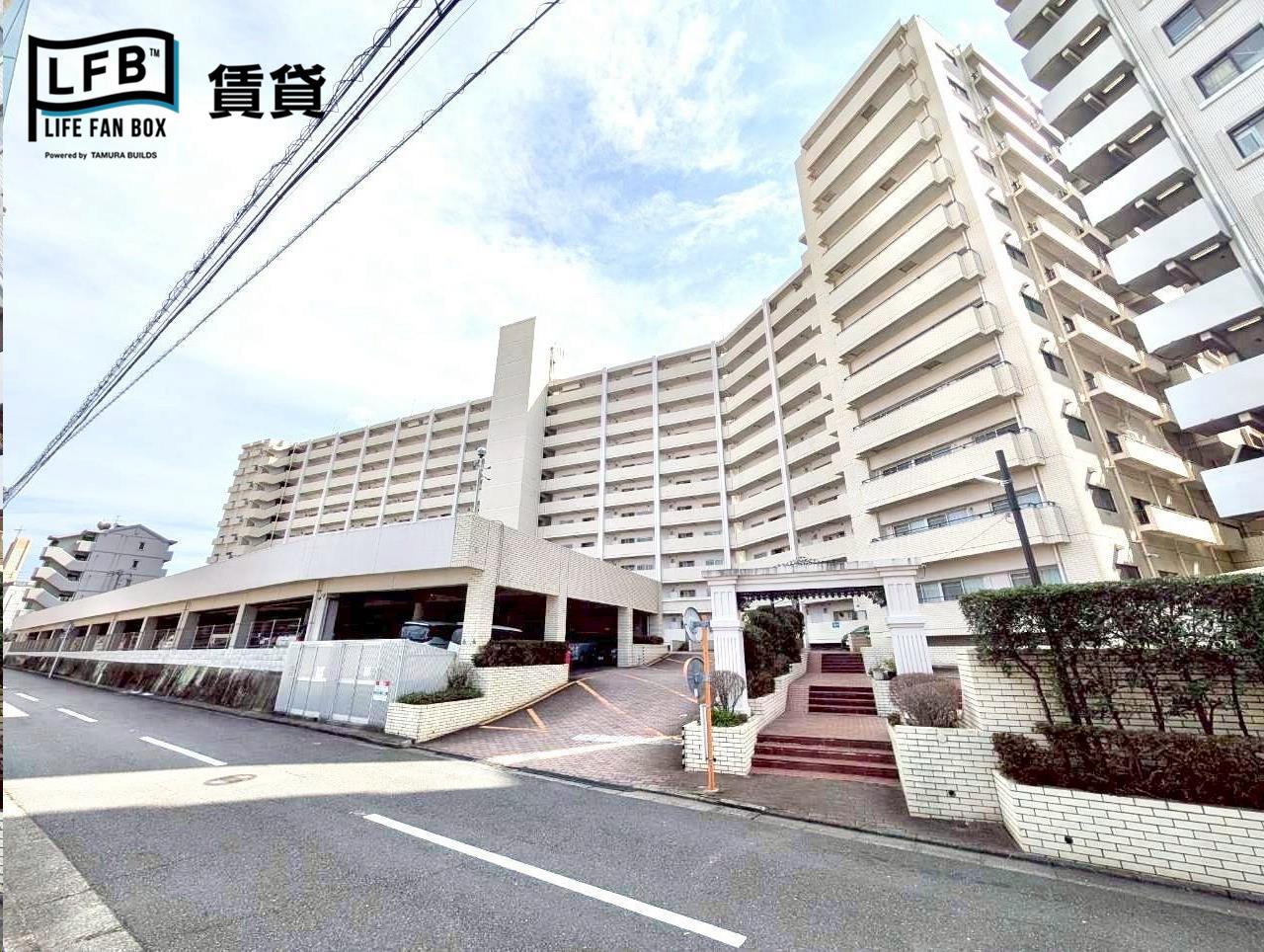 ホワイトキャッスル第二下到津A棟の外観写真