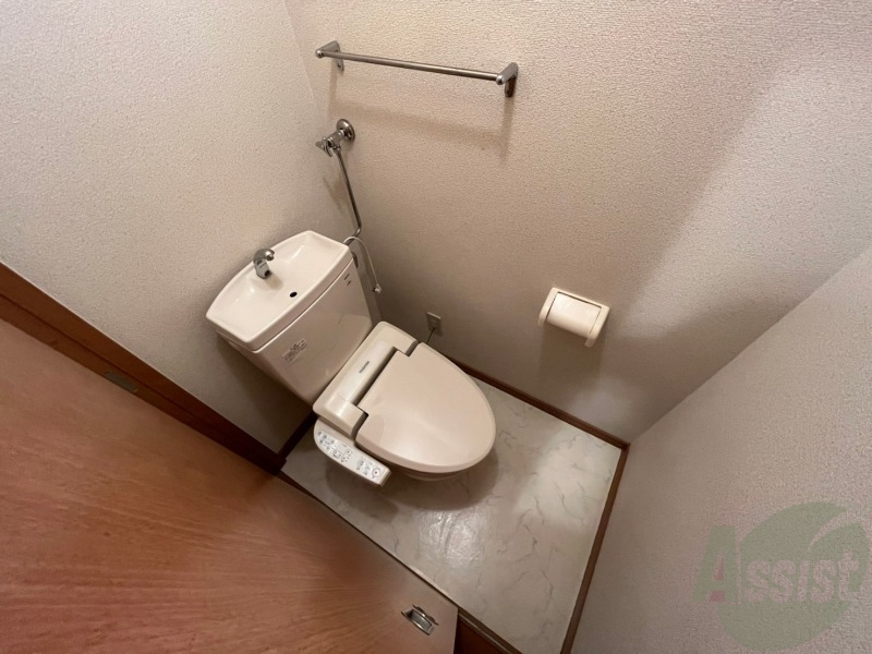トイレ　トイレです。ウォシュレット付を探している方、おすすめです。
