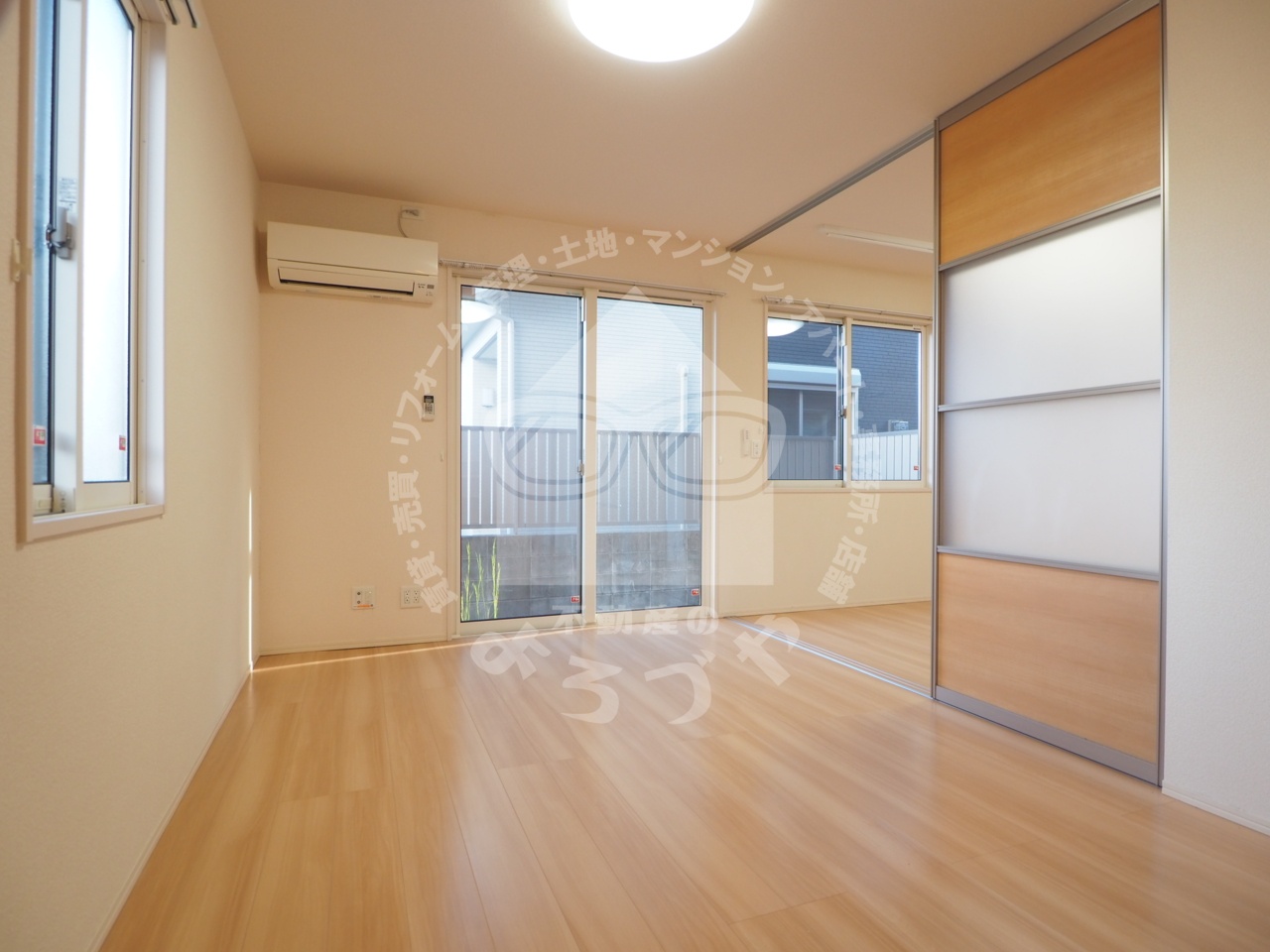 ＪＲ指宿枕崎線 谷山駅 徒歩23分 2階建 築8年の居間写真