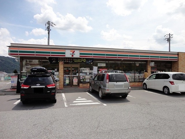 コンビニ　セブンイレブン 東部滋野店（コンビニ）まで1008m