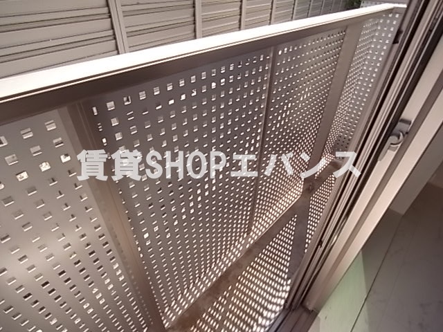 バルコニー　お洗濯にも便利なバルコニー付き