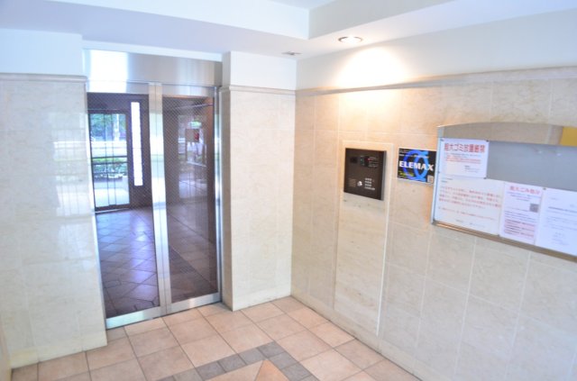 京急本線 平和島駅 徒歩5分 9階建 築26年の外観写真