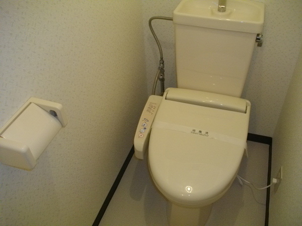 トイレ　ウォシュレット付きのトイレです♪