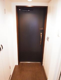 東急池上線 戸越銀座駅 徒歩8分 10階建 築20年の玄関写真