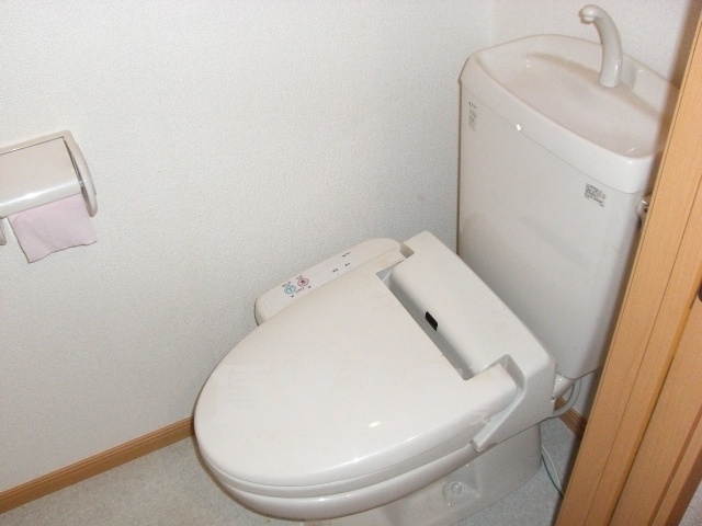 ＪＲ東海道本線 ＪＲ総持寺駅 徒歩30分 2階建 築19年のトイレ写真