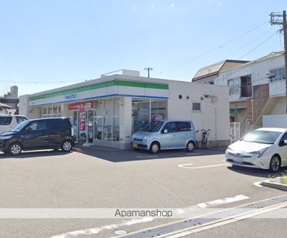 コンビニ　ファミリーマート（コンビニ）まで361m