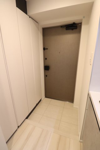 玄関　収納もある玄関です