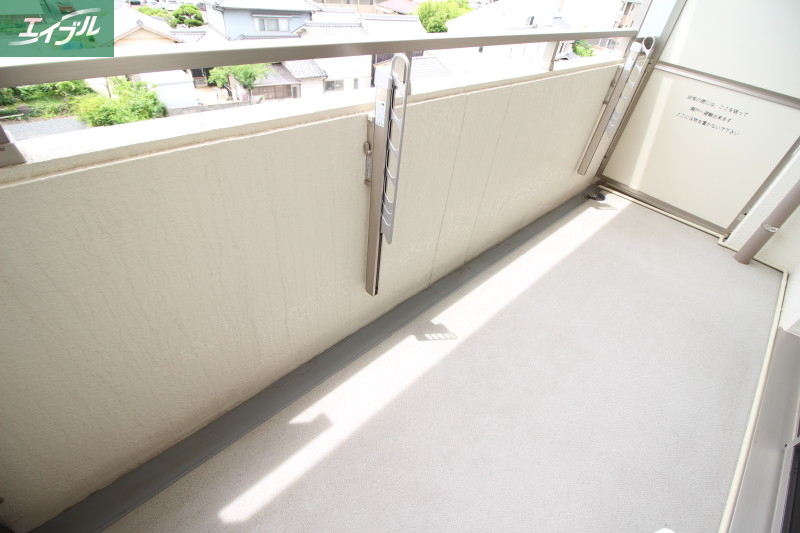 バルコニー　同物件別部屋の写真です