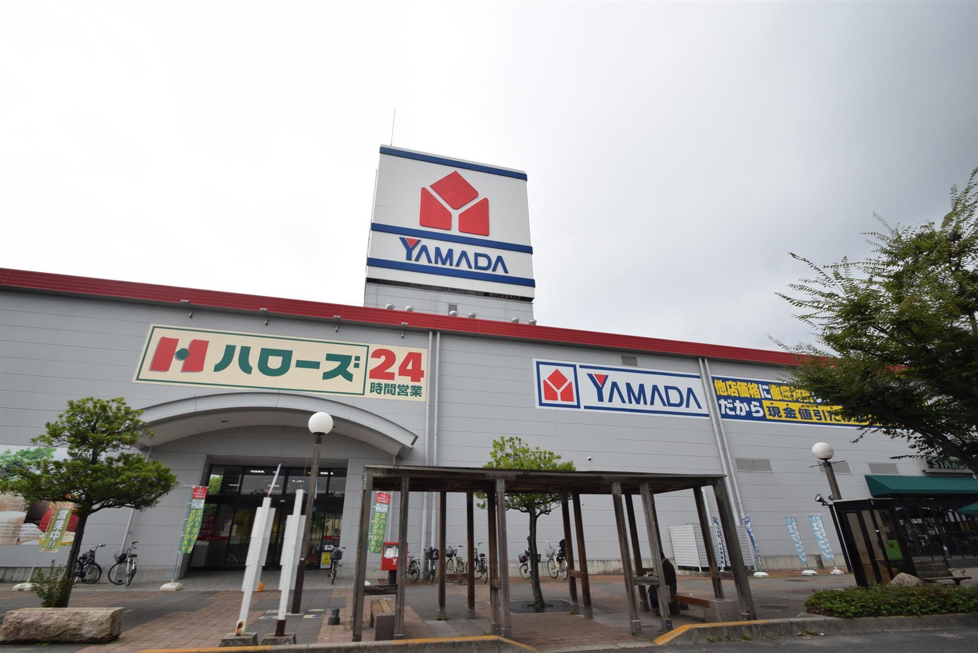 コンビニ　コンビニ（コンビニ）まで421m