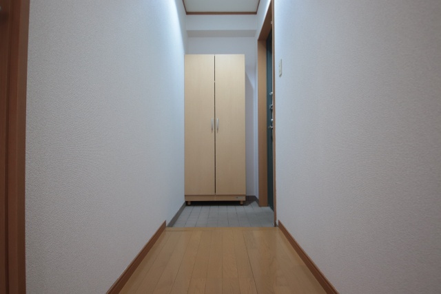 玄関　※別室の参考写真の為、現況優先です。