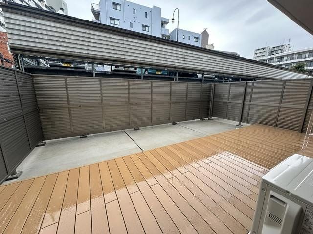 バルコニー　エントランス