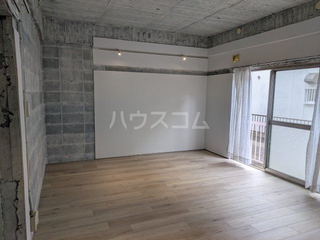 コーポ古沢の居間写真
