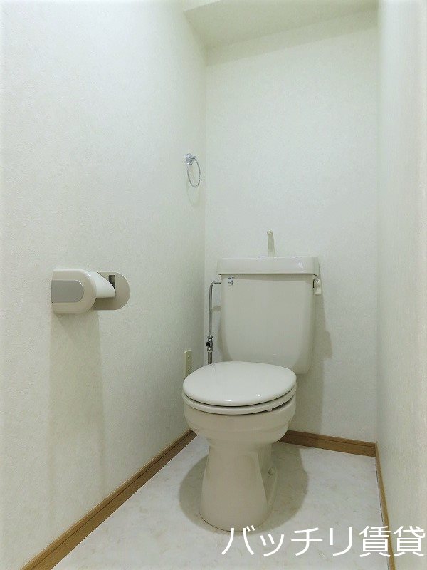 トイレ　※同型タイプ写真のため、現状優先。