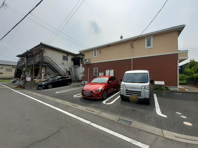 駐車場　車をお持ちの方に嬉しい駐車場付きの物件です