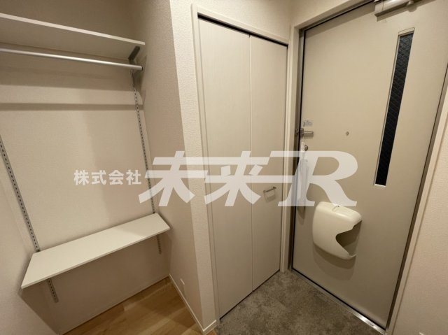 玄関　※同一タイプのお部屋となります