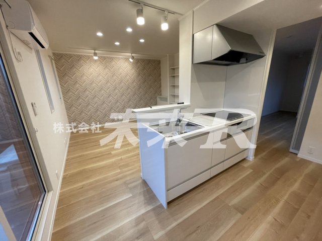 キッチン　※同一タイプのお部屋となります
