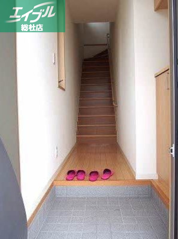 RAINBOW A棟の玄関写真