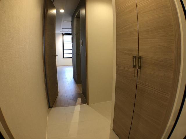 玄関　※写真は同タイプ住戸です。