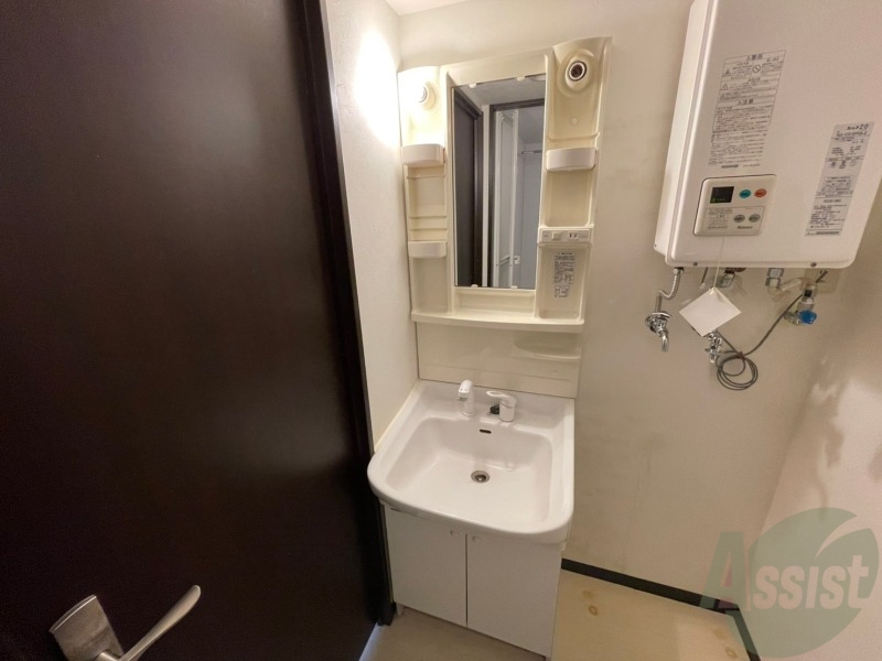 洗面設備　こちらに洗面台があります。朝の洗顔はこちらで。