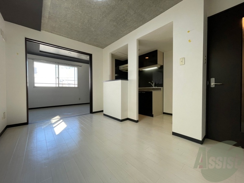 居室・リビング　広くてキレイなお部屋が広がっていて、充実した生活が送れそう。
