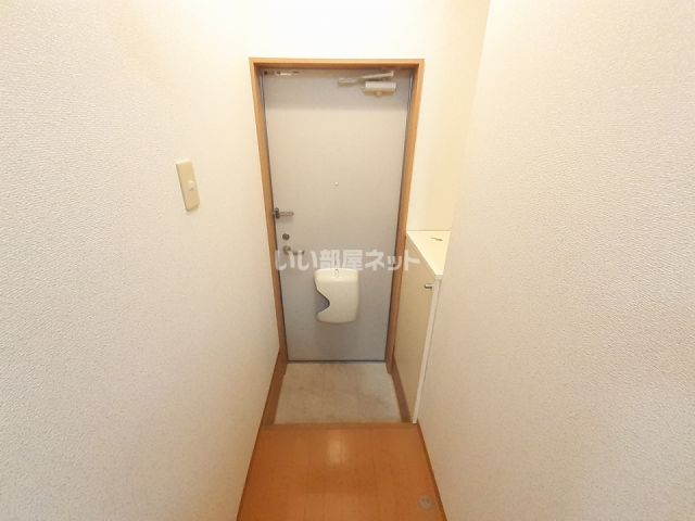 モンターニュ高岡の玄関写真