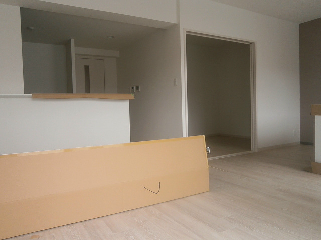 居室・リビング　写真は反転のお部屋です