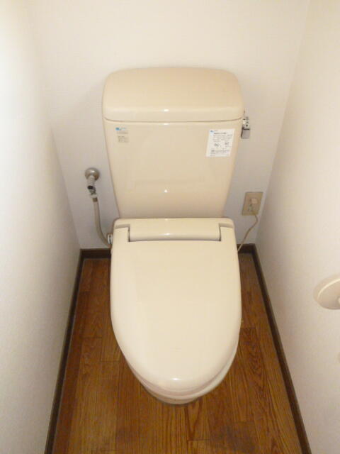 湘南新宿ライン高海 高崎駅 徒歩50分 1階建 築56年のトイレ写真
