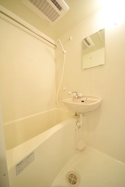 バス・シャワールーム　★人気のバストイレ別のお部屋です★