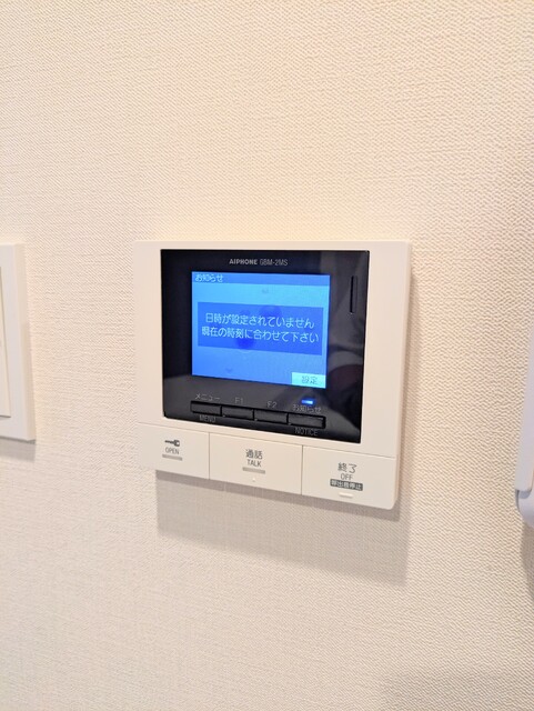 セキュリティ　ＴＶモニタ付ドアホン※別部屋参考写真です。