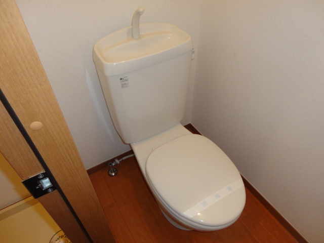 ＪＲ埼京線 武蔵浦和駅 徒歩7分 3階建 築23年のトイレ写真