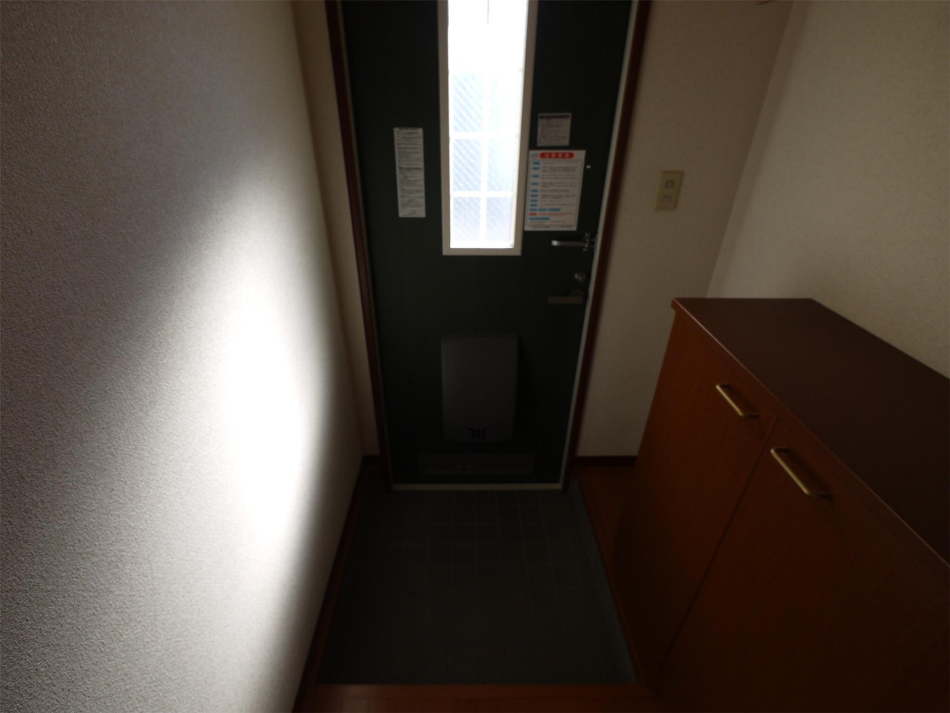 ファミールAの玄関写真