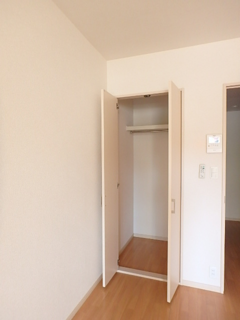 収納　洋室クローゼット
