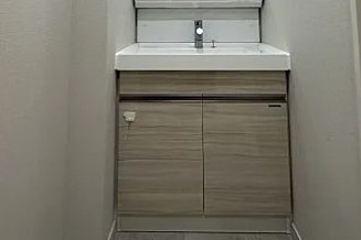 洗面設備　写真は同タイプ住居です。