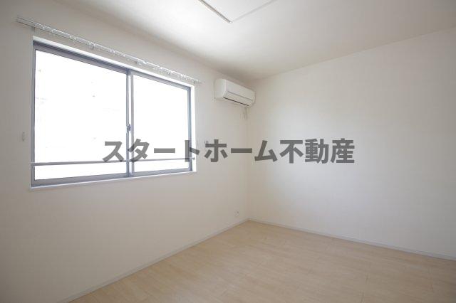 その他部屋・スペース　落ち着いて過ごせるお部屋なので、寝室にいかがでしょうか