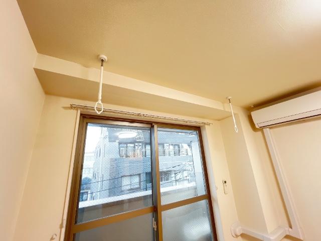 その他設備　室内物干し