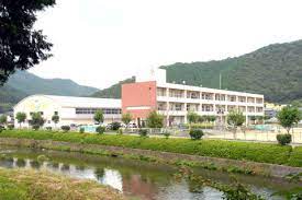中学校　多可町立八千代中学校（中学校）まで5288m