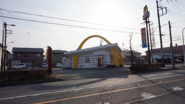 飲食店　マクドナルド小山稲葉郷店（飲食店）まで577m