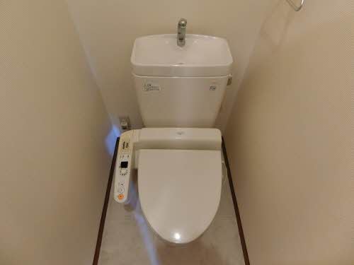 トイレ　温水洗浄便座付きでおすすめ！