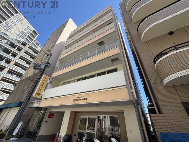 建物外観　エレベーター付きで重たい荷物も楽々♪