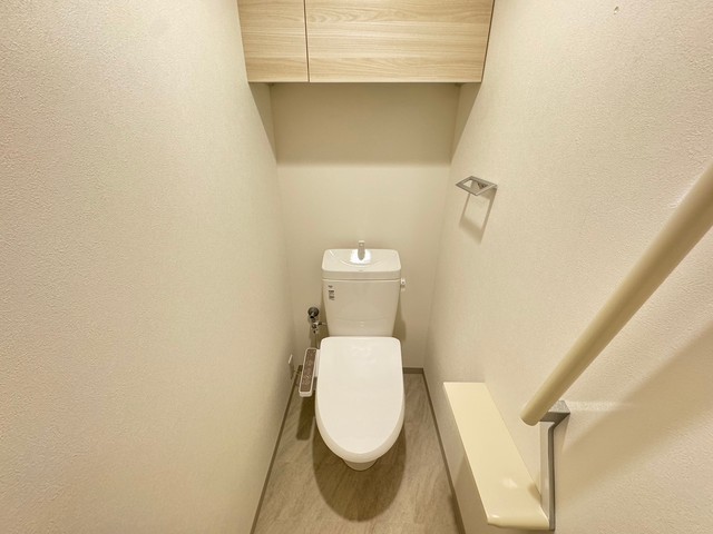トイレ　写真は違う号室です。
