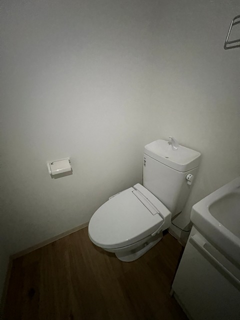 トイレ　別号室の写真です