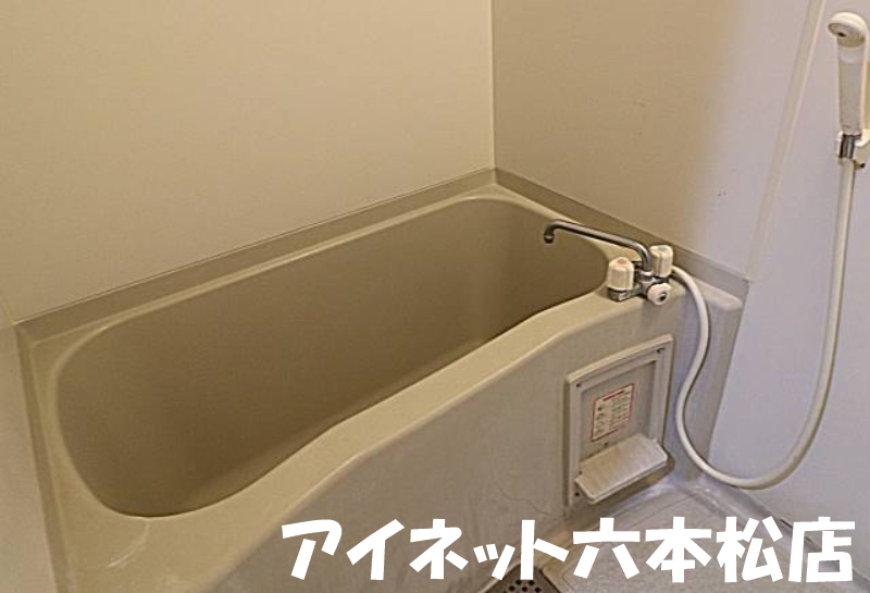バス・シャワールーム　一日の疲れを癒しましょう。